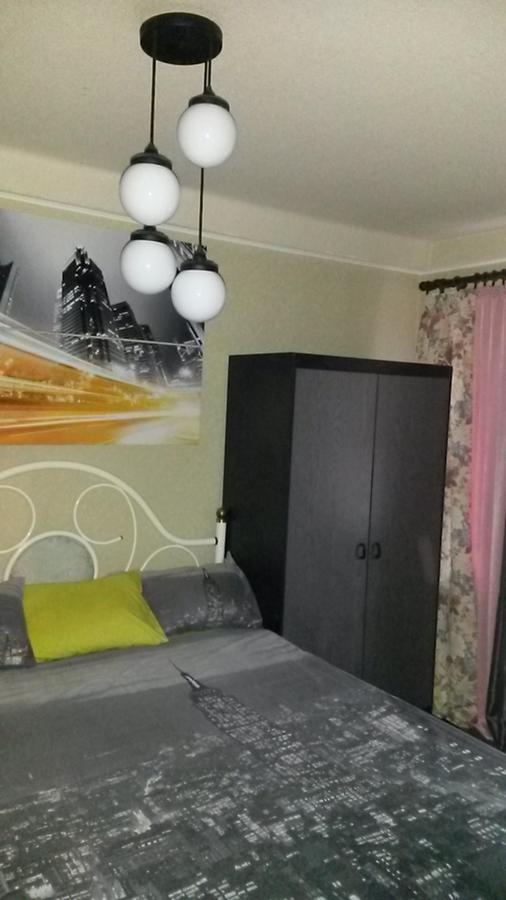Apartment On Rusanivska Naberezhnaya 22 Kijev Kültér fotó